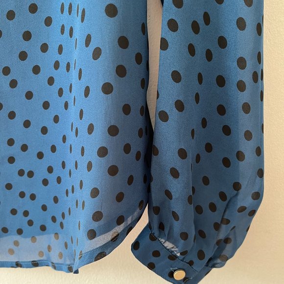 Ann Taylor NWT Chiffon Dot Print Blouse-Long Slv-Size Medium - Picture 3 of 4